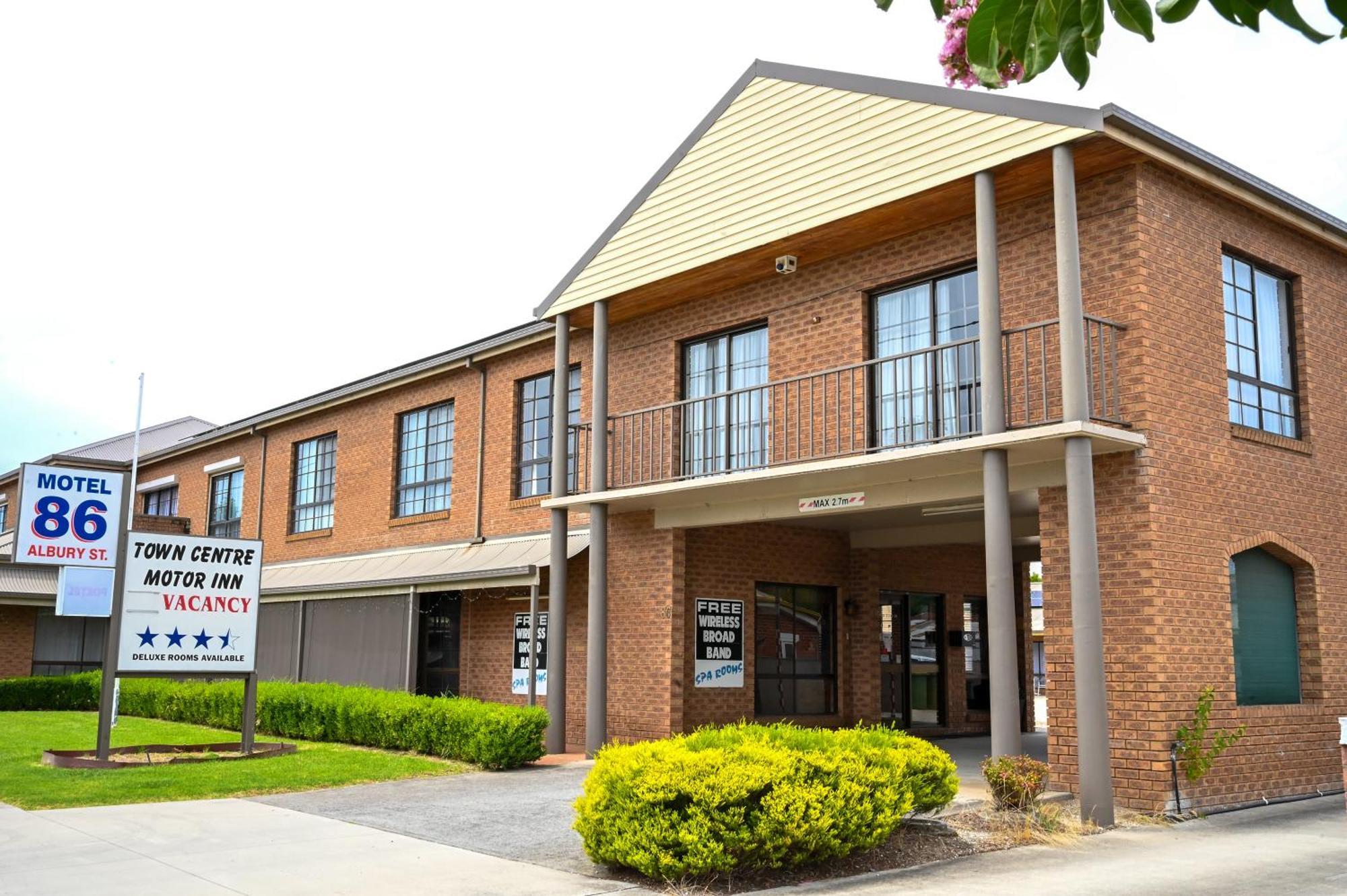 Holbrook Town Centre Motor Inn Exterior photo