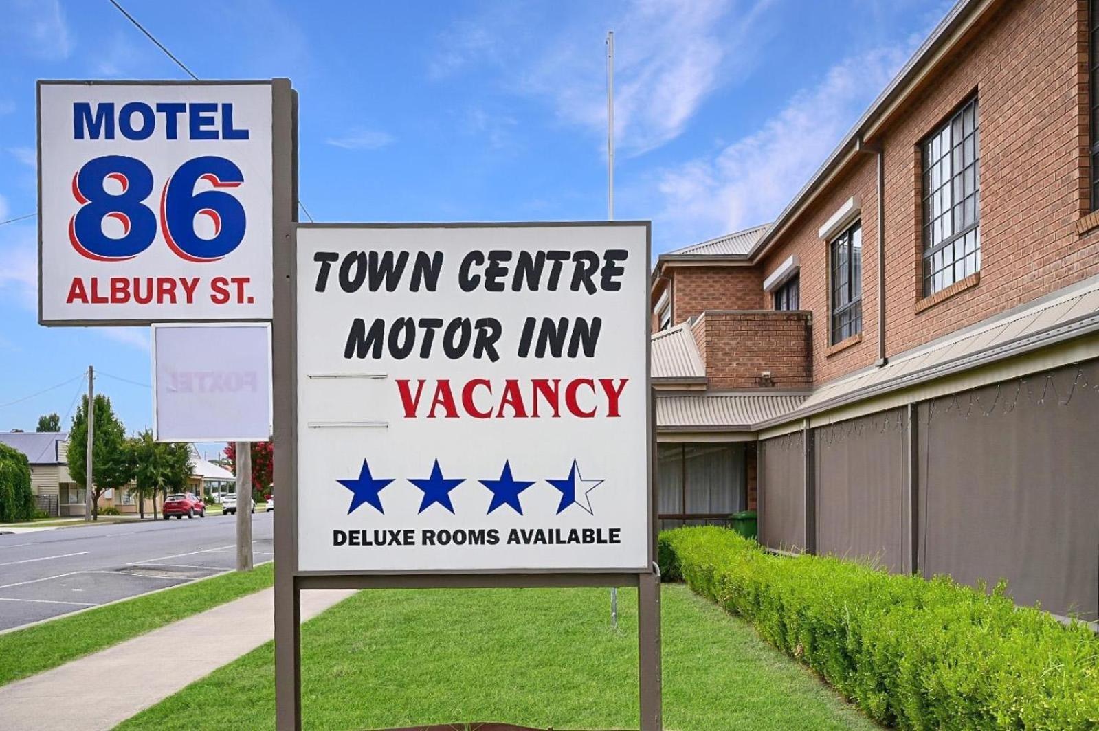 Holbrook Town Centre Motor Inn Exterior photo