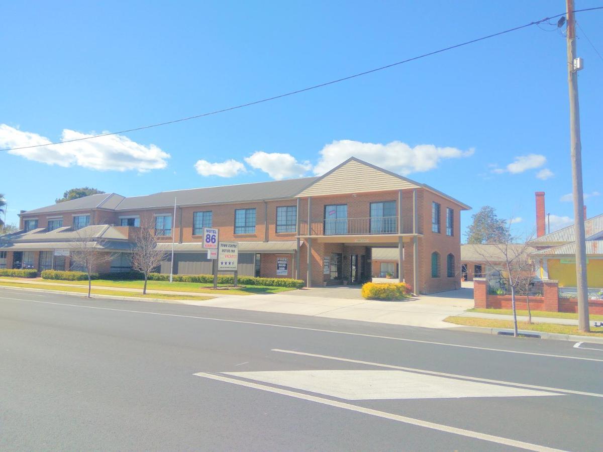 Holbrook Town Centre Motor Inn Exterior photo